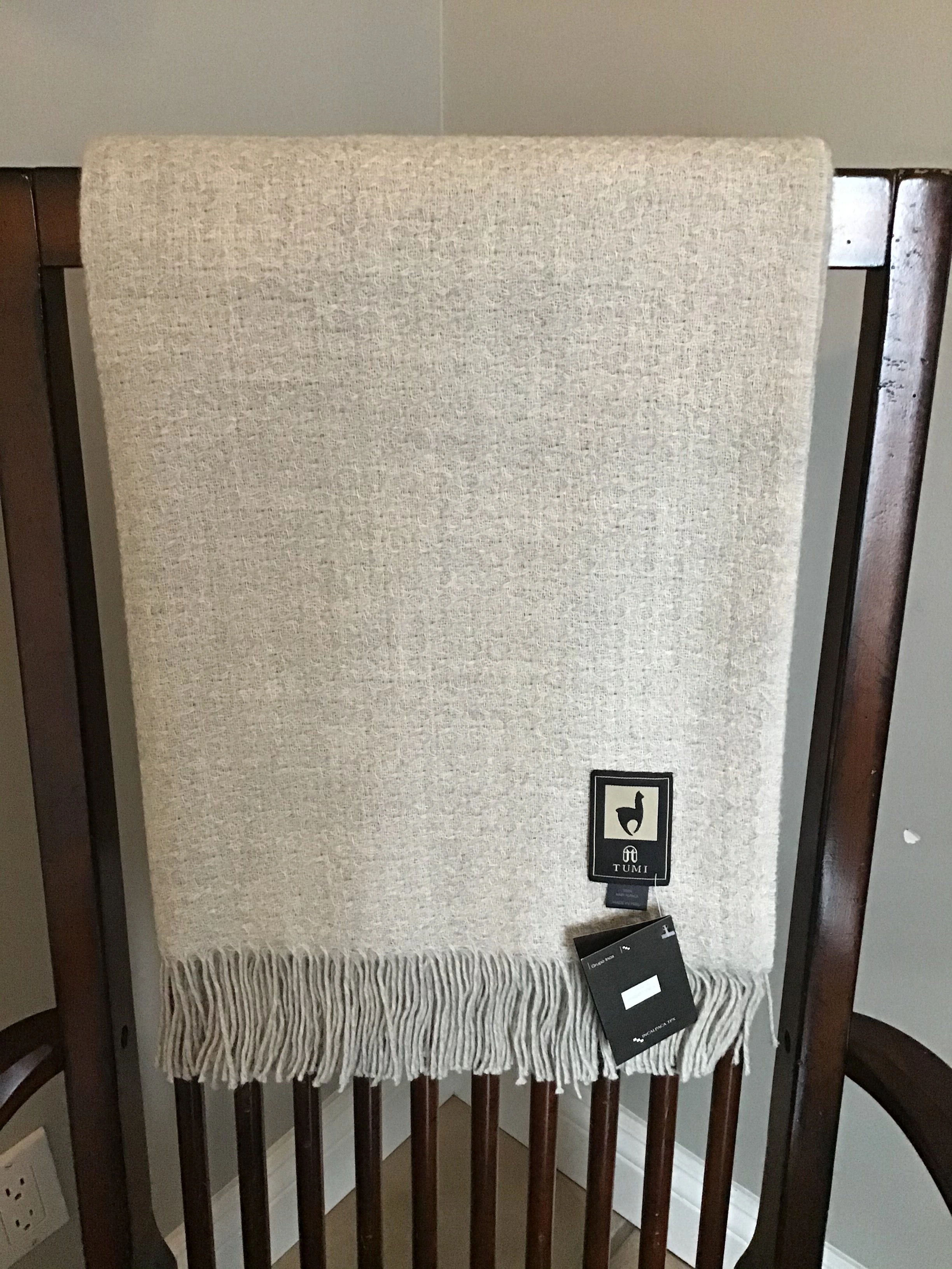Cozy Comfort: Pure Alpaca Throw Blanket - Wrap Yourself in Luxury.